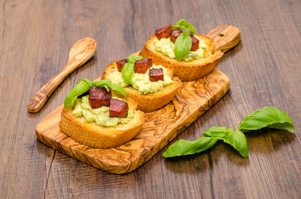 Bruschetta mit gebratener Chorizo Wurst